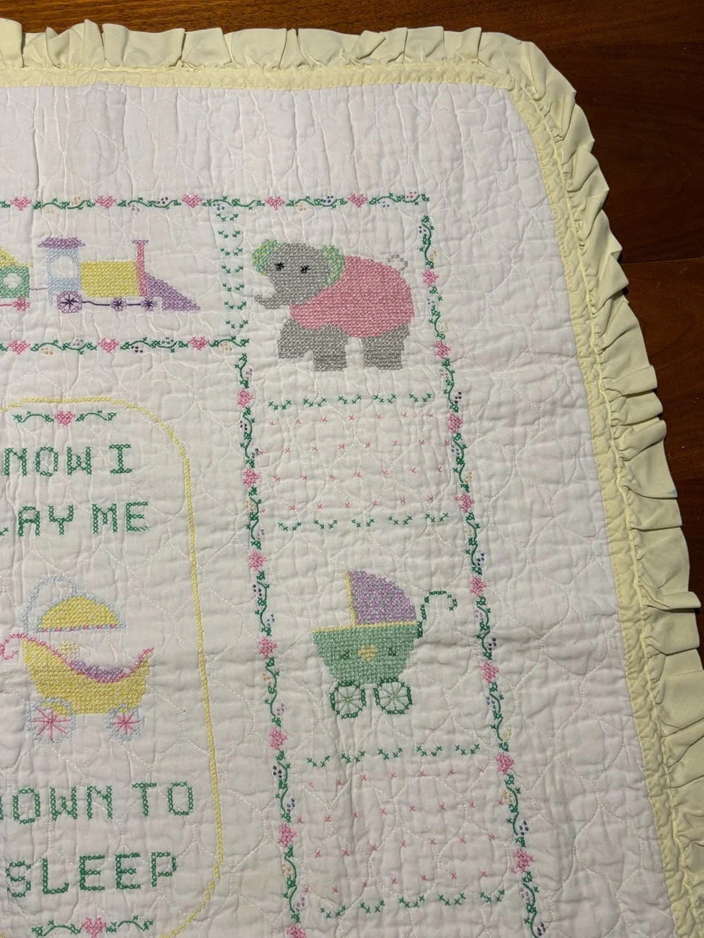 vintage hand-embroidered baby quilt now I lay me down to sleep Yellow Trim 35x40